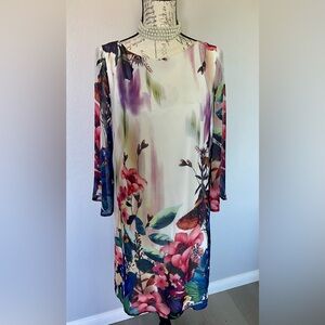 Isabel and Nina Sheath floral dress with flare sleeves
